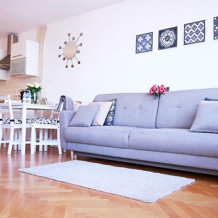 Cozy And Great Location By Cooee Apartments Warschau Exterior foto