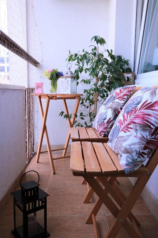 Cozy And Great Location By Cooee Apartments Warschau Exterior foto